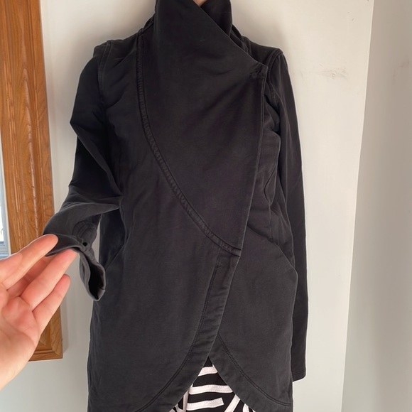 🌷 19” PTP Fits to 6 that’s a wrap sweater cardigan jacket black - Picture 10 of 10